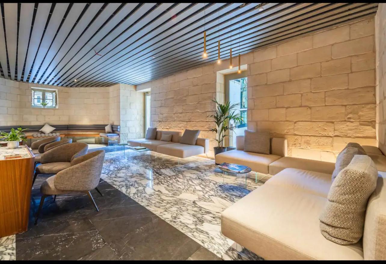 Apartment Mercury Tower