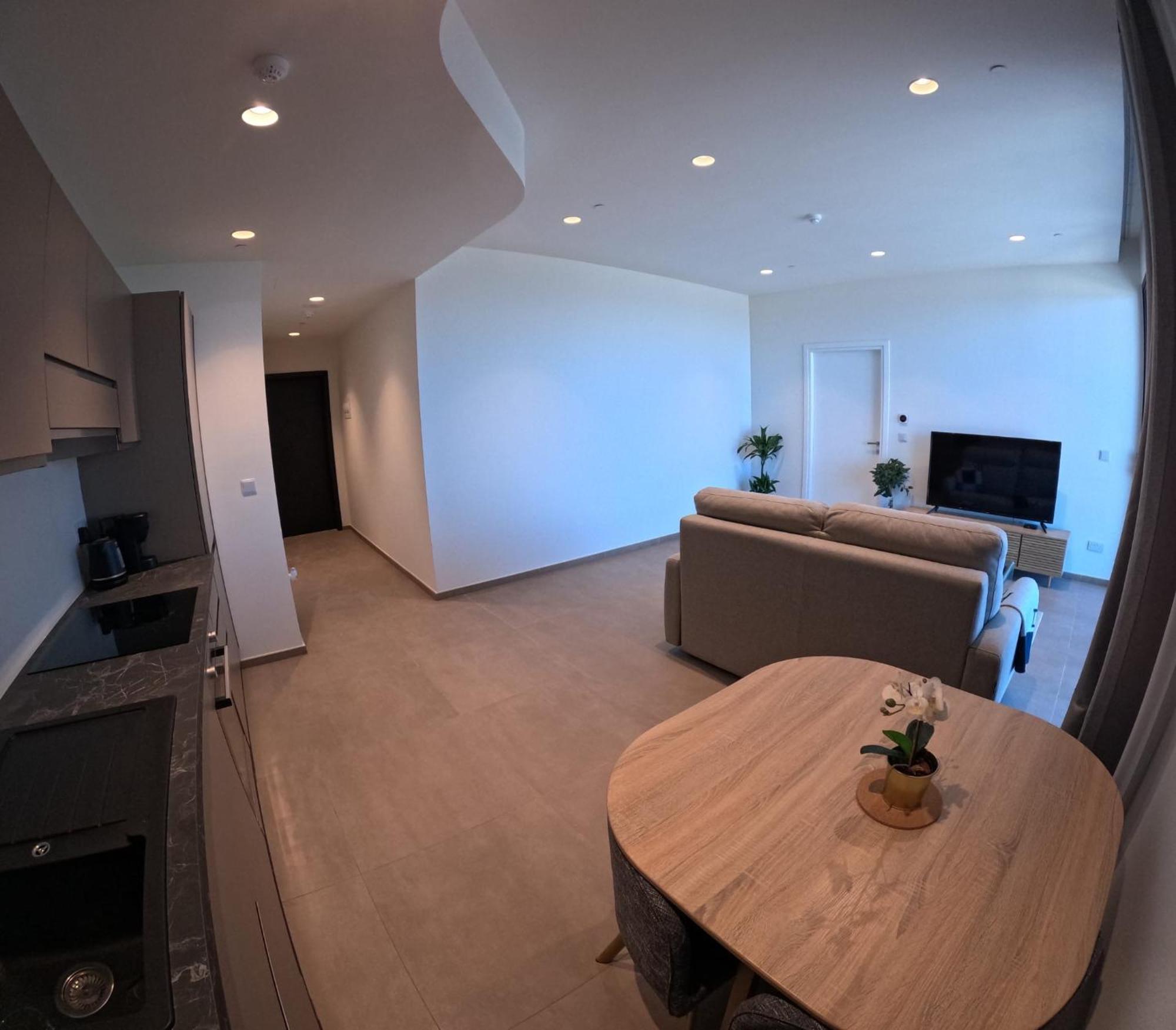 Mercury Tower Apartment *